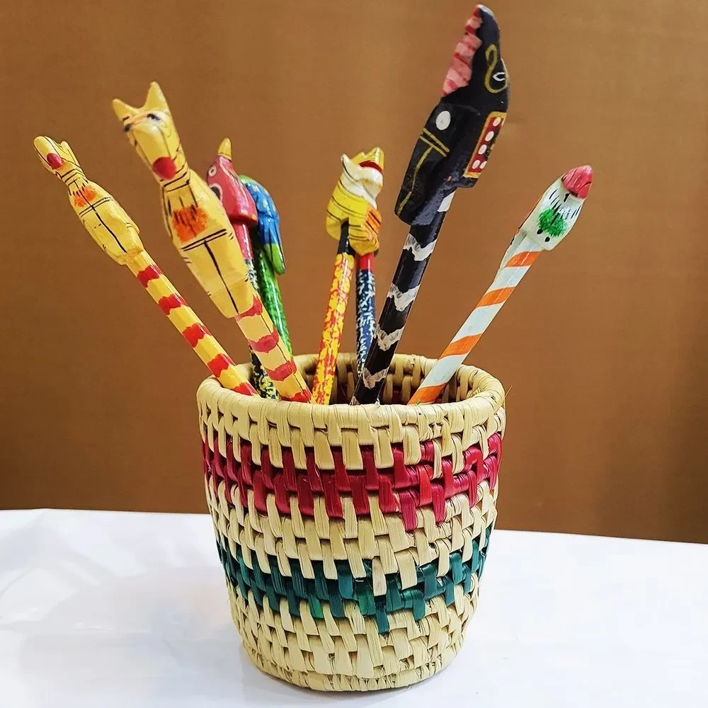 Moonj Custom-Made Wooden Handicraft Penstand, For Decoration