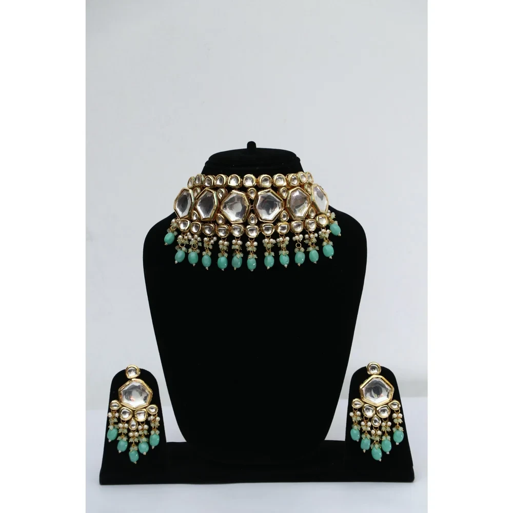 Wedding Wear Golden Ladies Kundan Necklace Set